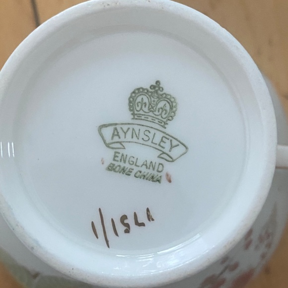 Vintage Aynsley corset style bone China teacup & saucer - Picture 11 of 13
